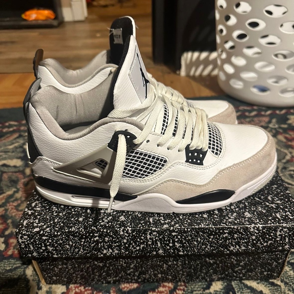 Jordan 4